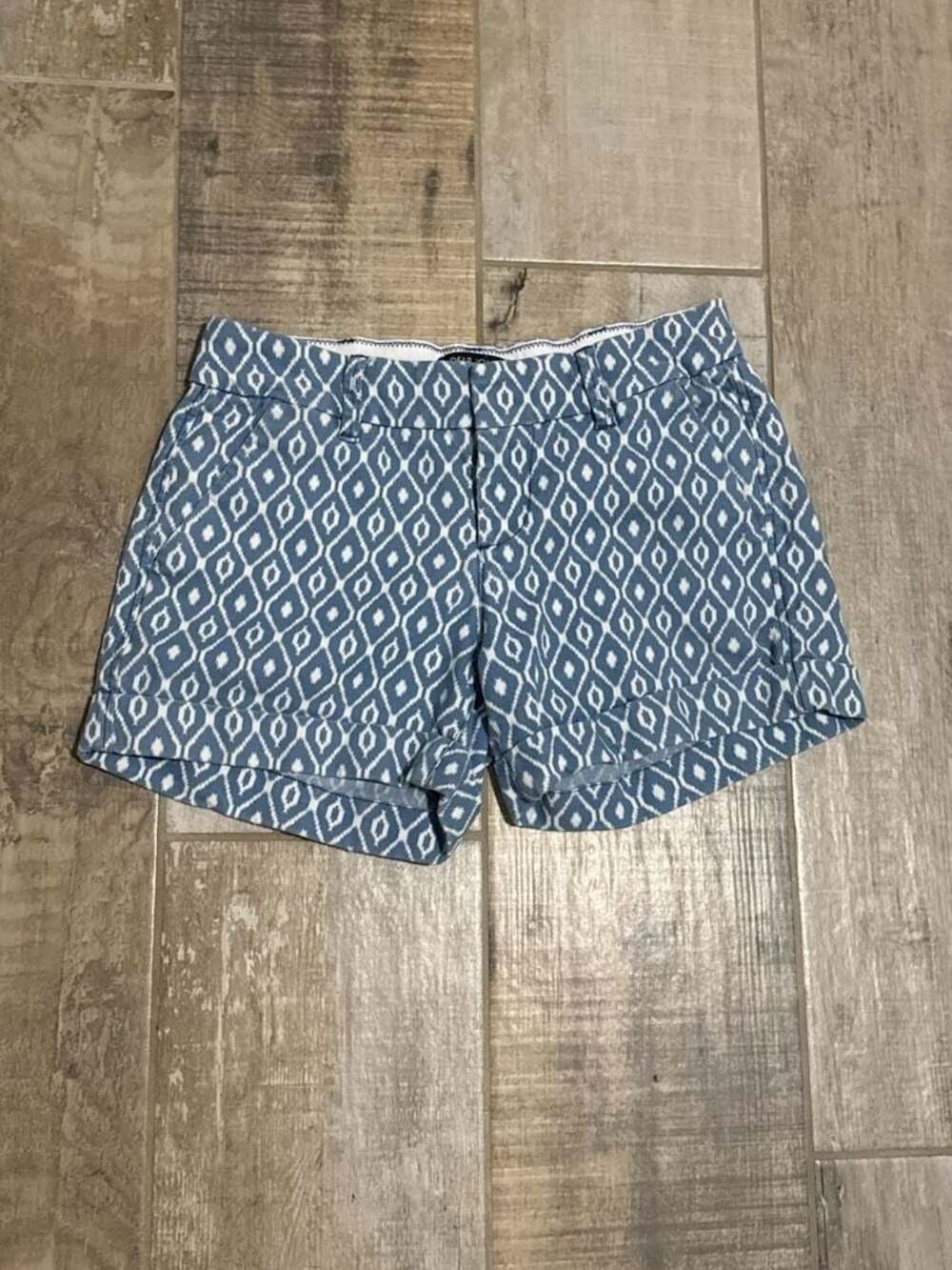Dear John Size 26 Blue and White Geometric Print Cuffed Shorts